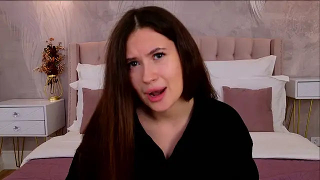 milaleoneli online show from 11/05/25, 03:12