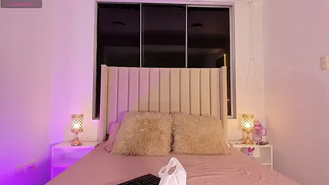 Aliison Smith online show from 11/08/25, 04:34