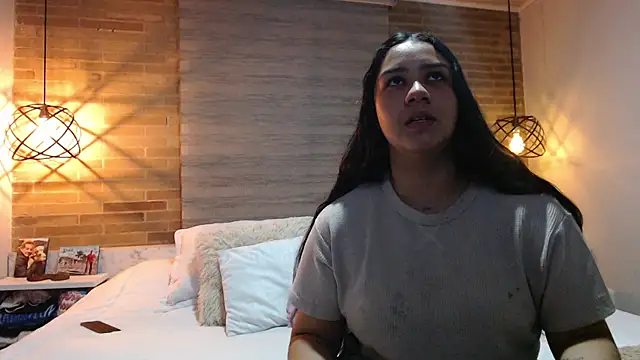 Scarlett Jazmin online show from 12/05/25, 08:45