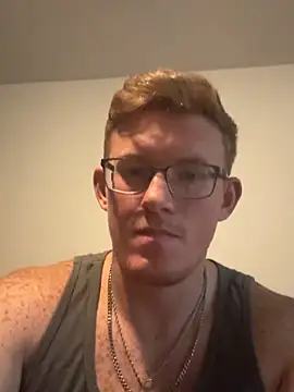 Snapshot of freckledginger369 chatting on 12/18/25, 09:32 freckledginger369 online show from 12/18/25, 09:32