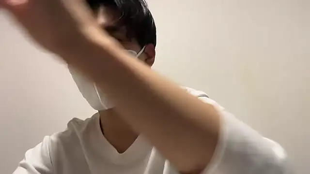 Lio kun online show from 10/27/25, 01:04