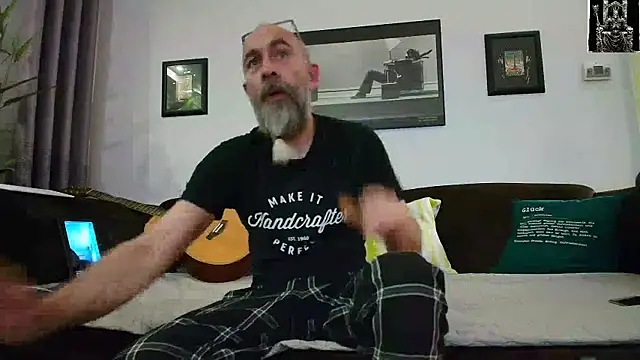 Snapshot of Kingsscepter chatting on 02/14/25, 06:19 Kingsscepter online show from 02/14/25, 06:19