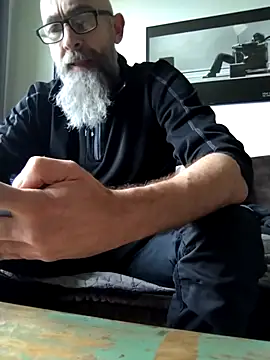 Snapshot of Kingsscepter chatting on 02/21/25, 01:00 Kingsscepter online show from 02/21/25, 01:00