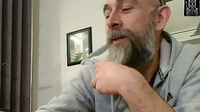 Snapshot of Kingsscepter chatting on 03/02/25, 10:38 Kingsscepter online show from 03/02/25, 10:38