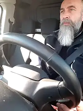 Snapshot of Kingsscepter chatting on 03/05/25, 10:00 Kingsscepter online show from 03/05/25, 10:00