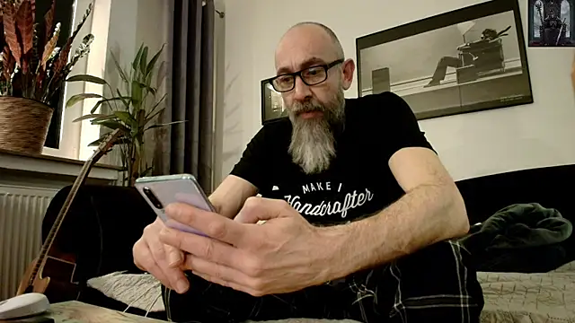 Snapshot of Kingsscepter chatting on 03/18/25, 09:10 Kingsscepter online show from 03/18/25, 09:10