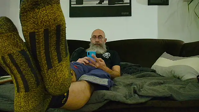 Snapshot of Kingsscepter chatting on 10/25/25, 11:10 Kingsscepter online show from 10/25/25, 11:10