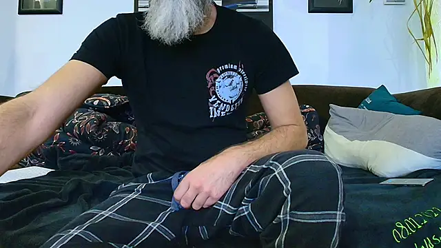 Snapshot of Kingsscepter chatting on 11/14/25, 06:39 Kingsscepter online show from 11/14/25, 06:39