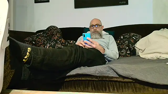 Snapshot of Kingsscepter chatting on 12/01/25, 05:51 Kingsscepter online show from 12/01/25, 05:51