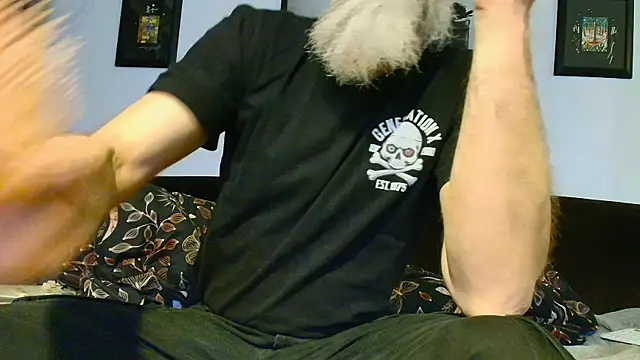 Snapshot of Kingsscepter chatting on 01/14/26, 04:56 Kingsscepter online show from 01/14/26, 04:56