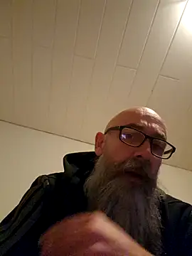 Snapshot of Kingsscepter chatting on 03/18/26, 06:00 Kingsscepter online show from 03/18/26, 06:00