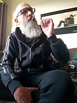 Snapshot of Kingsscepter chatting on 03/23/26, 05:17 Kingsscepter online show from 03/23/26, 05:17