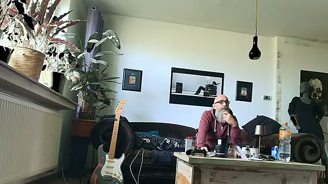 Snapshot of Kingsscepter chatting on 04/11/26, 09:46 Kingsscepter online show from 04/11/26, 09:46