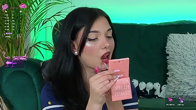 AveryWillow online show from 11/13/25, 03:55