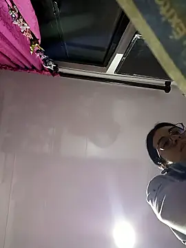 Hanna Kinsley online show from 11/03/25, 02:35