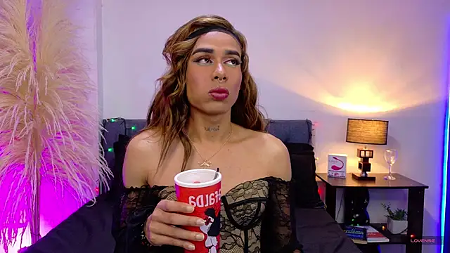 Snapshot of Rouse_Hilton chatting on 11/12/25, 11:03 Rouse Hilton online show from 11/12/25, 11:03