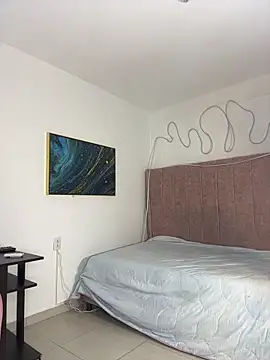 naomiii   online show from 09/13/25, 03:28