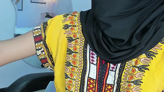 naomiii   online show from 12/20/25, 01:40