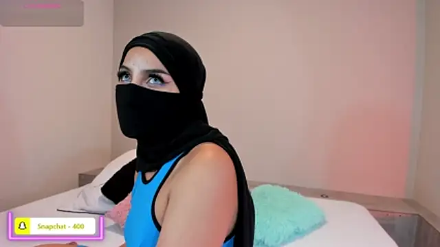 naomiii   online show from 04/14/26, 12:22