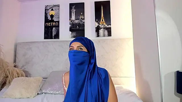 naomiii   online show from 04/29/26, 05:30