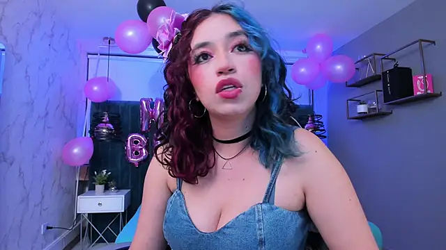 Snapshot of MAGIC_SOFI chatting on 11/08/25, 08:29 MAGIC SOFI online show from 11/08/25, 08:29