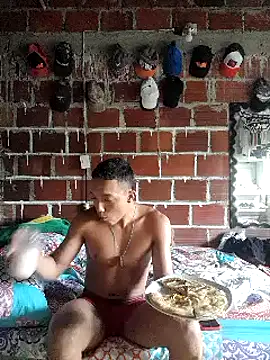 Snapshot of tayson_ chatting on 01/16/25, 03:02 tayson online show from 01/16/25, 03:02