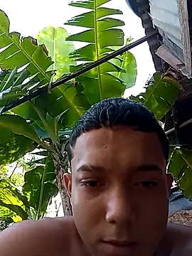 Snapshot of tayson_ chatting on 02/16/25, 02:21 tayson online show from 02/16/25, 02:21