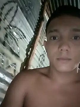 Snapshot of tayson_ chatting on 02/28/25, 11:14 tayson online show from 02/28/25, 11:14