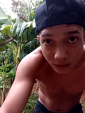 Snapshot of tayson_ chatting on 03/18/25, 11:52 tayson online show from 03/18/25, 11:52