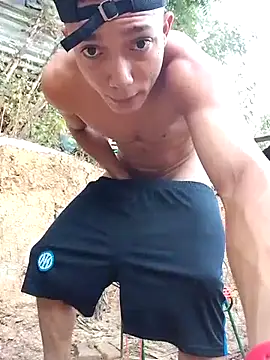 Snapshot of tayson_ chatting on 09/23/25, 11:13 tayson online show from 09/23/25, 11:13