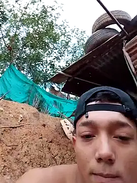 Snapshot of tayson_ chatting on 09/25/25, 11:14 tayson online show from 09/25/25, 11:14