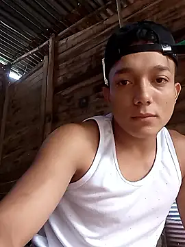 Snapshot of tayson_ chatting on 10/18/25, 11:55 tayson online show from 10/18/25, 11:55