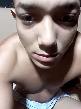 Snapshot of tayson_ chatting on 04/05/26, 10:45 tayson online show from 04/05/26, 10:45