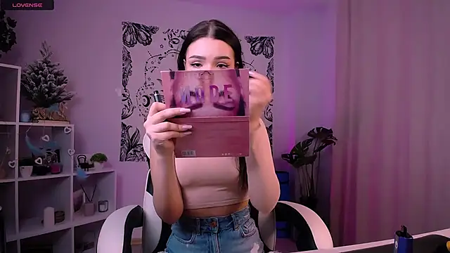 EmmaKeam online show from 01/19/25, 02:47