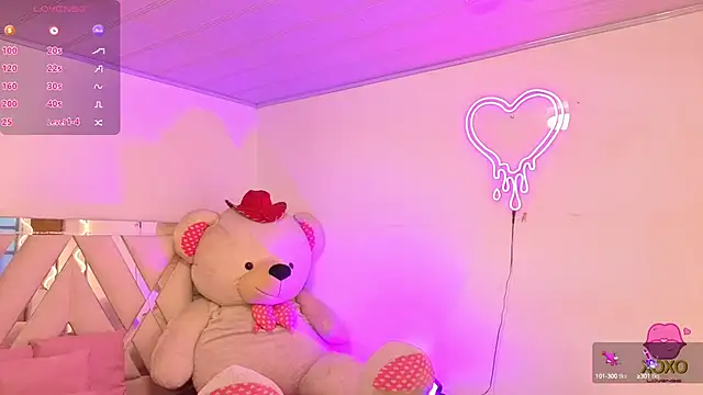 Jazmin tay online show from 10/03/25, 11:51