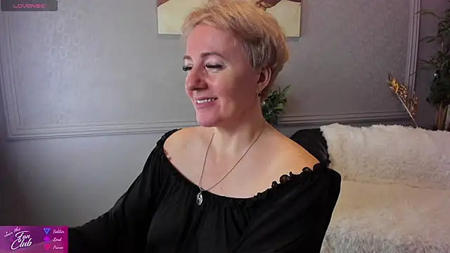 Snapshot of Nika_Smit chatting on 12/22/24, 08:27 Nika Smit online show from 12/22/24, 08:27