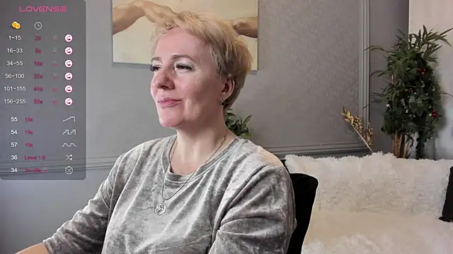 Snapshot of Nika_Smit chatting on 12/24/24, 03:26 Nika Smit online show from 12/24/24, 03:26