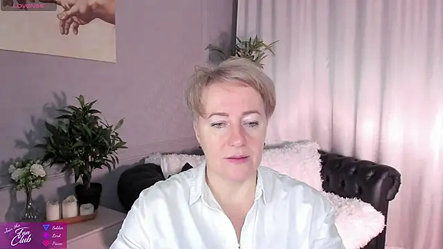 Snapshot of Nika_Smit chatting on 01/05/25, 05:20 Nika Smit online show from 01/05/25, 05:20