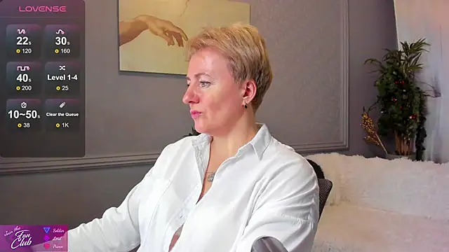 Snapshot of Nika_Smit chatting on 01/11/25, 08:43 Nika Smit online show from 01/11/25, 08:43