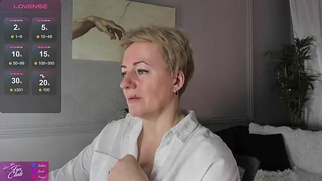 Snapshot of Nika_Smit chatting on 01/19/25, 05:26 Nika Smit online show from 01/19/25, 05:26