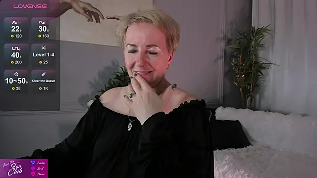 Snapshot of Nika_Smit chatting on 01/25/25, 02:14 Nika Smit online show from 01/25/25, 02:14