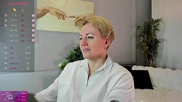 Snapshot of Nika_Smit chatting on 01/26/25, 08:14 Nika Smit online show from 01/26/25, 08:14