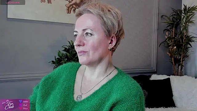 Snapshot of Nika_Smit chatting on 02/07/25, 01:11 Nika Smit online show from 02/07/25, 01:11