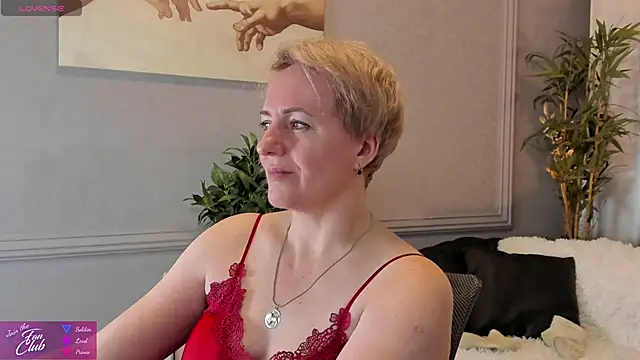 Snapshot of Nika_Smit chatting on 02/08/25, 02:27 Nika Smit online show from 02/08/25, 02:27