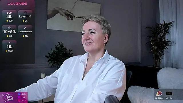 Snapshot of Nika_Smit chatting on 02/22/25, 11:24 Nika Smit online show from 02/22/25, 11:24