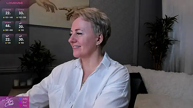 Snapshot of Nika_Smit chatting on 03/01/25, 08:34 Nika Smit online show from 03/01/25, 08:34