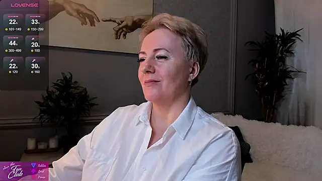 Snapshot of Nika_Smit chatting on 03/01/25, 11:39 Nika Smit online show from 03/01/25, 11:39