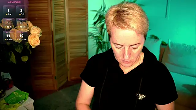 Snapshot of Nika_Smit chatting on 09/27/25, 05:23 Nika Smit online show from 09/27/25, 05:23