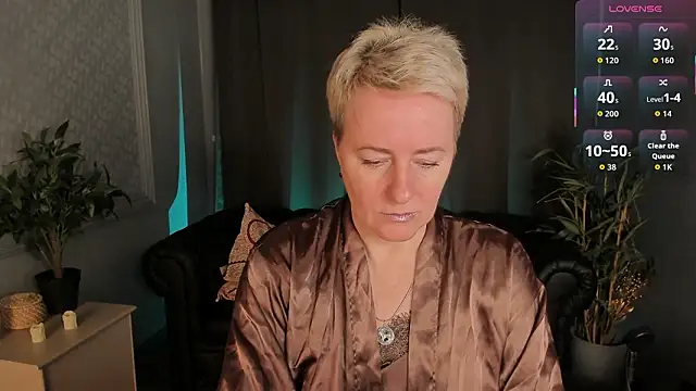 Nika Smit online show from 03/28/26, 05:18