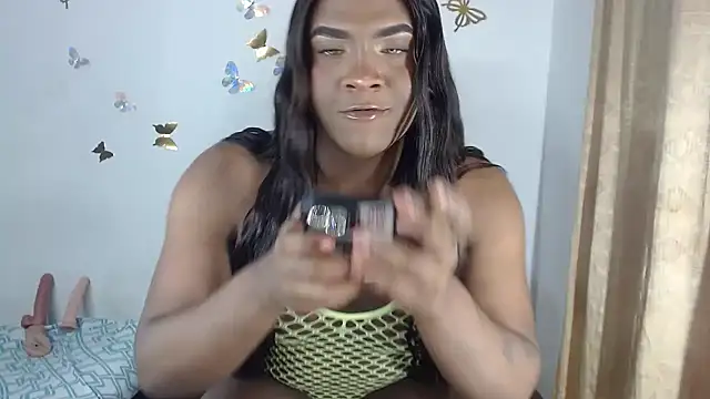 Snapshot of bigcrisblack chatting on 11/12/25, 12:11 bigcrisblack online show from 11/12/25, 12:11